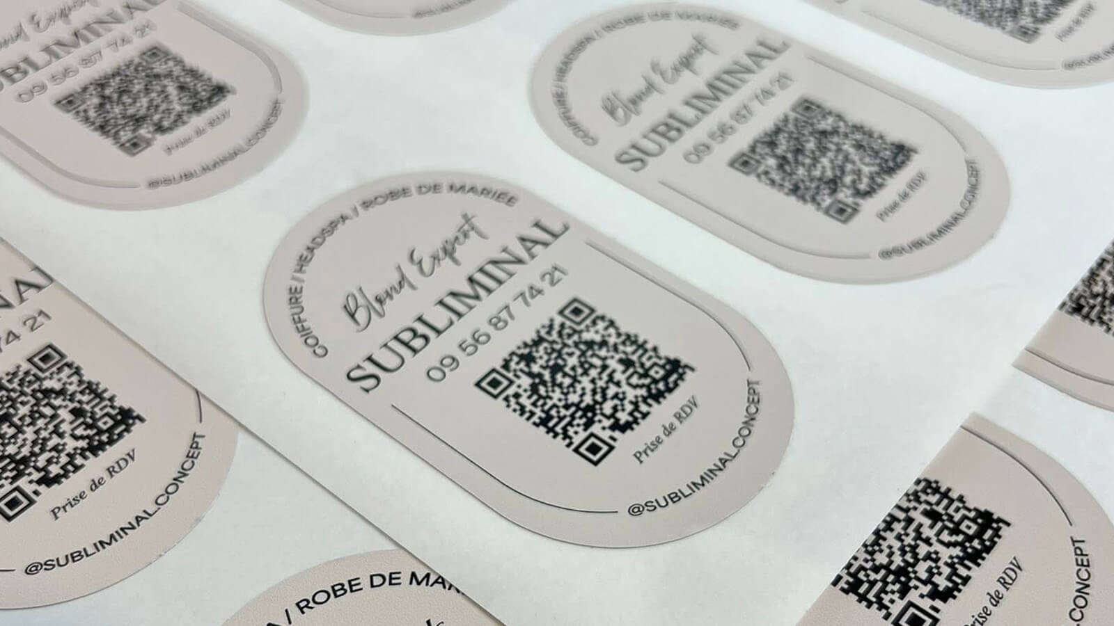 Planche de stickers imprimés et découpés en vinyle haute précision